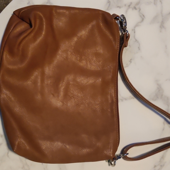 Elegant Brown Leather Shoulder Bag - Picture 2 of 4